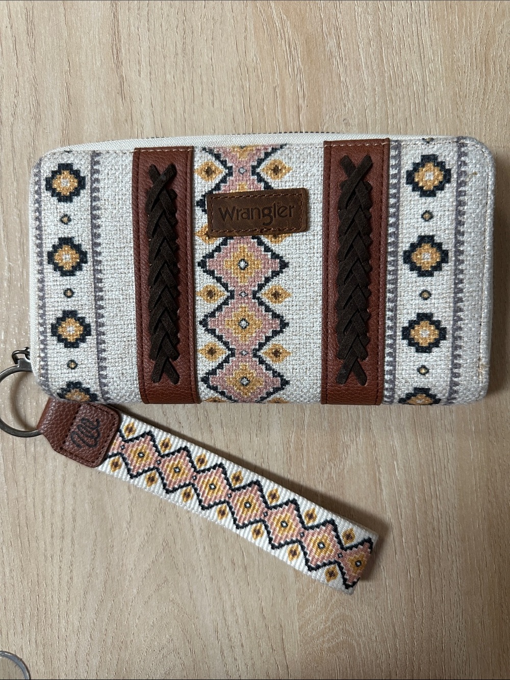 Wrangler Southwestern Aztec Zip Around Wristlet Wallet Brown Cream Boho Western